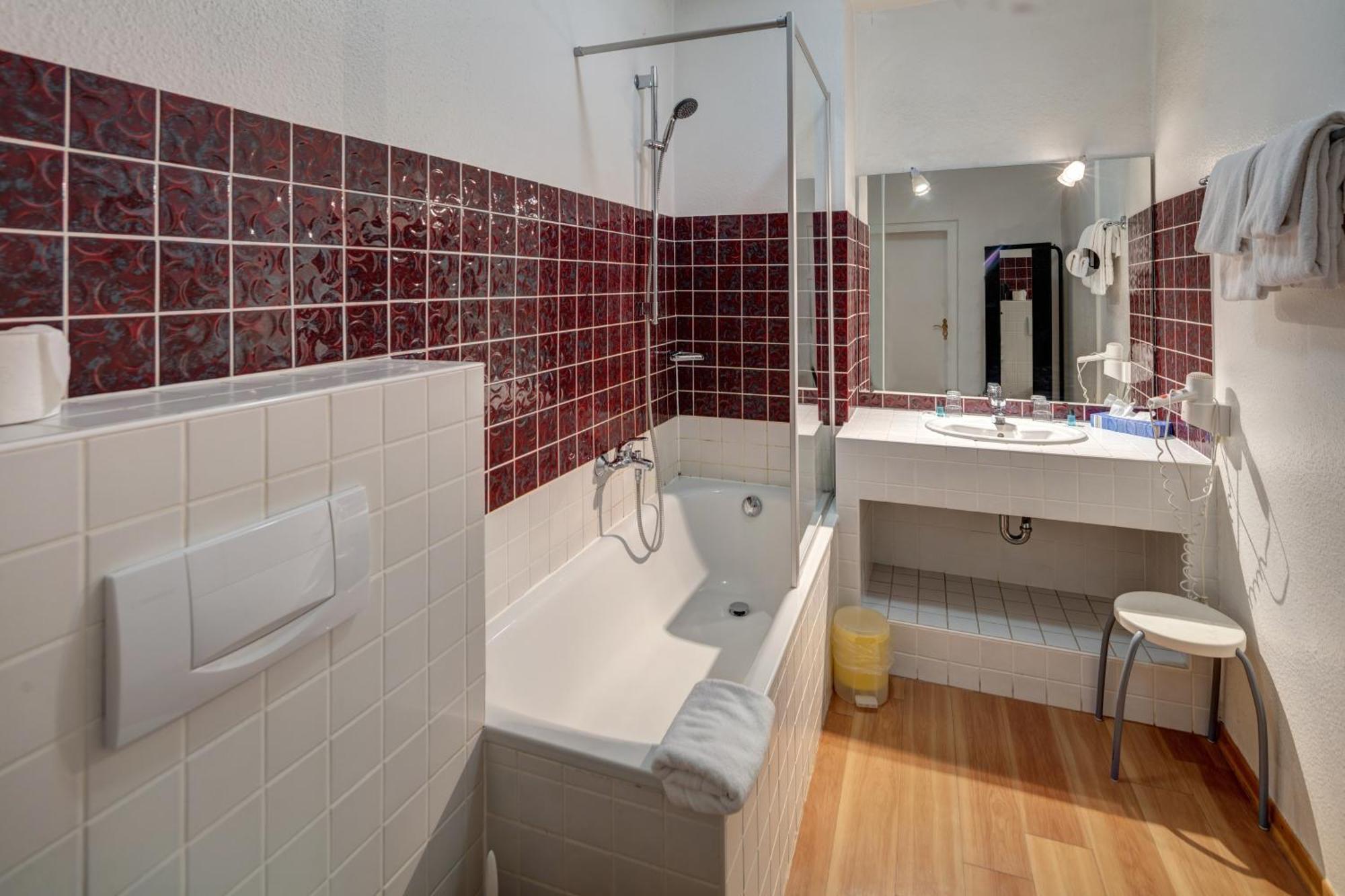 Hotel Leander Bitburg Ngoại thất bức ảnh