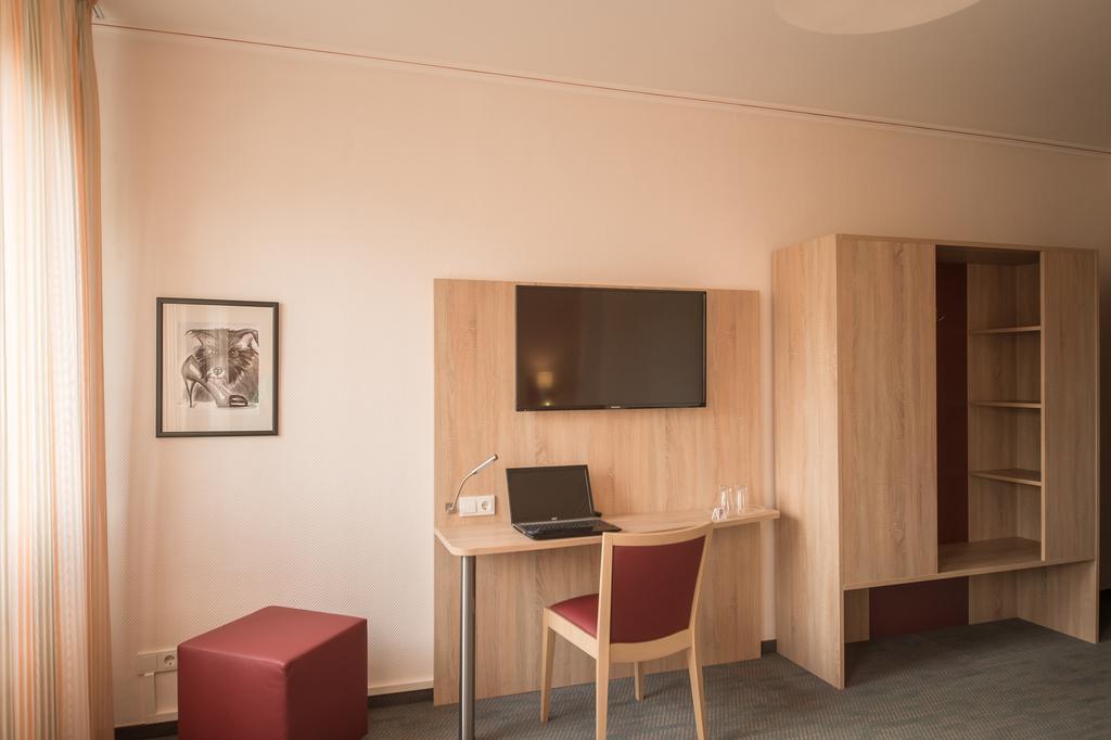 Hotel Leander Bitburg Ngoại thất bức ảnh