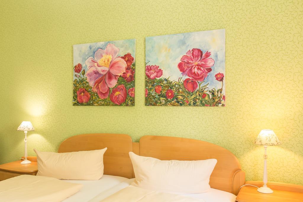 Hotel Leander Bitburg Ngoại thất bức ảnh
