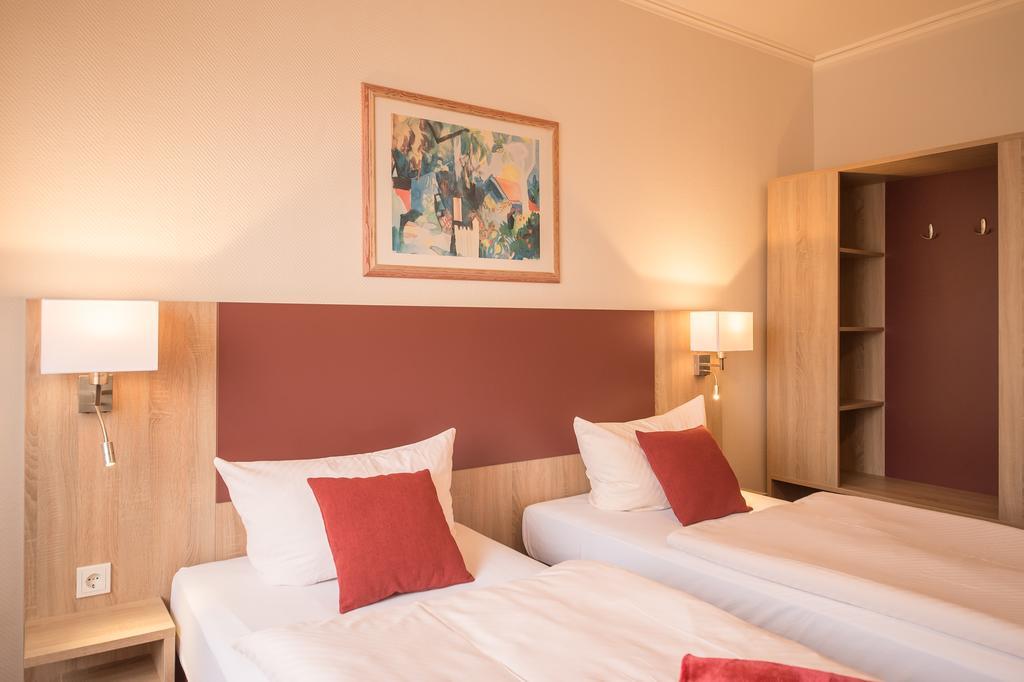 Hotel Leander Bitburg Ngoại thất bức ảnh