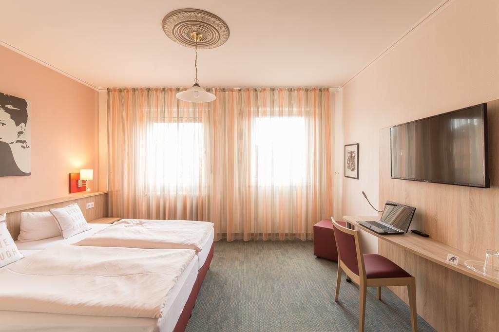 Hotel Leander Bitburg Ngoại thất bức ảnh