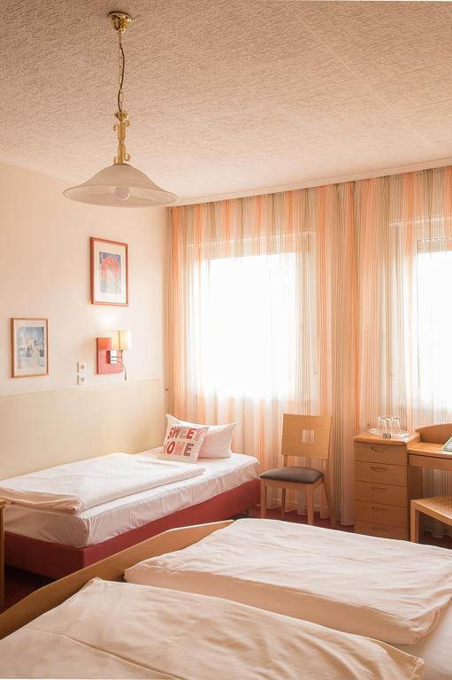 Hotel Leander Bitburg Ngoại thất bức ảnh